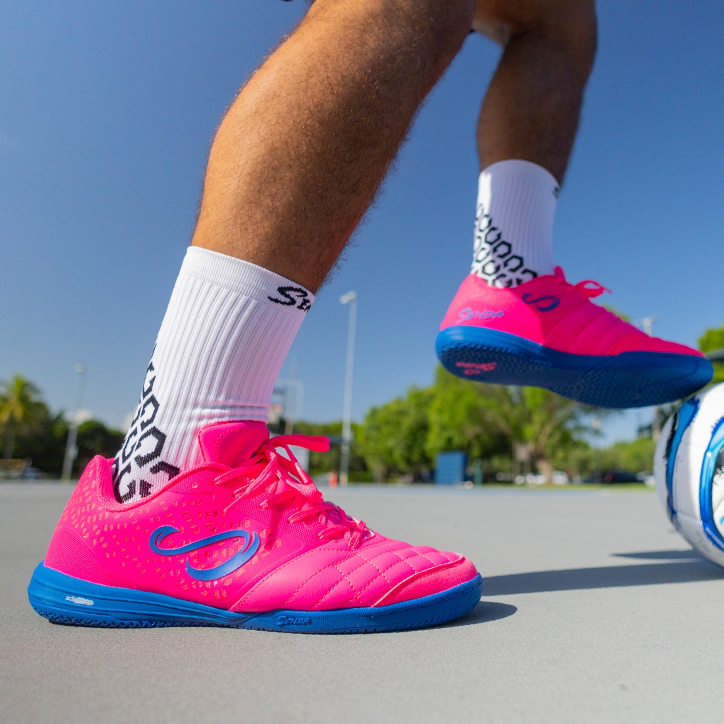 Senda Ushuaia Pro 2.0 Knockout Pink/Blue SPECIAL EDITION Futsal Shoes