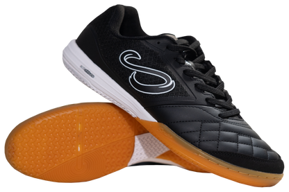 Black Ushuaia Club 2.0 Futsal Shoes by Senda – Lightweight indoor futsal shoes with gum rubber outsole, quilt-stitched toe box, and breathable mesh panels for durability and grip on court surfaces.

