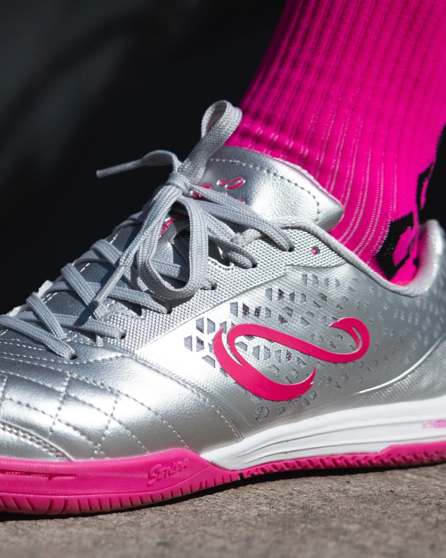 Senda Ushuaia Pro 2.0 Silver/Fuchsia – Elite Indoor Futsal Shoes