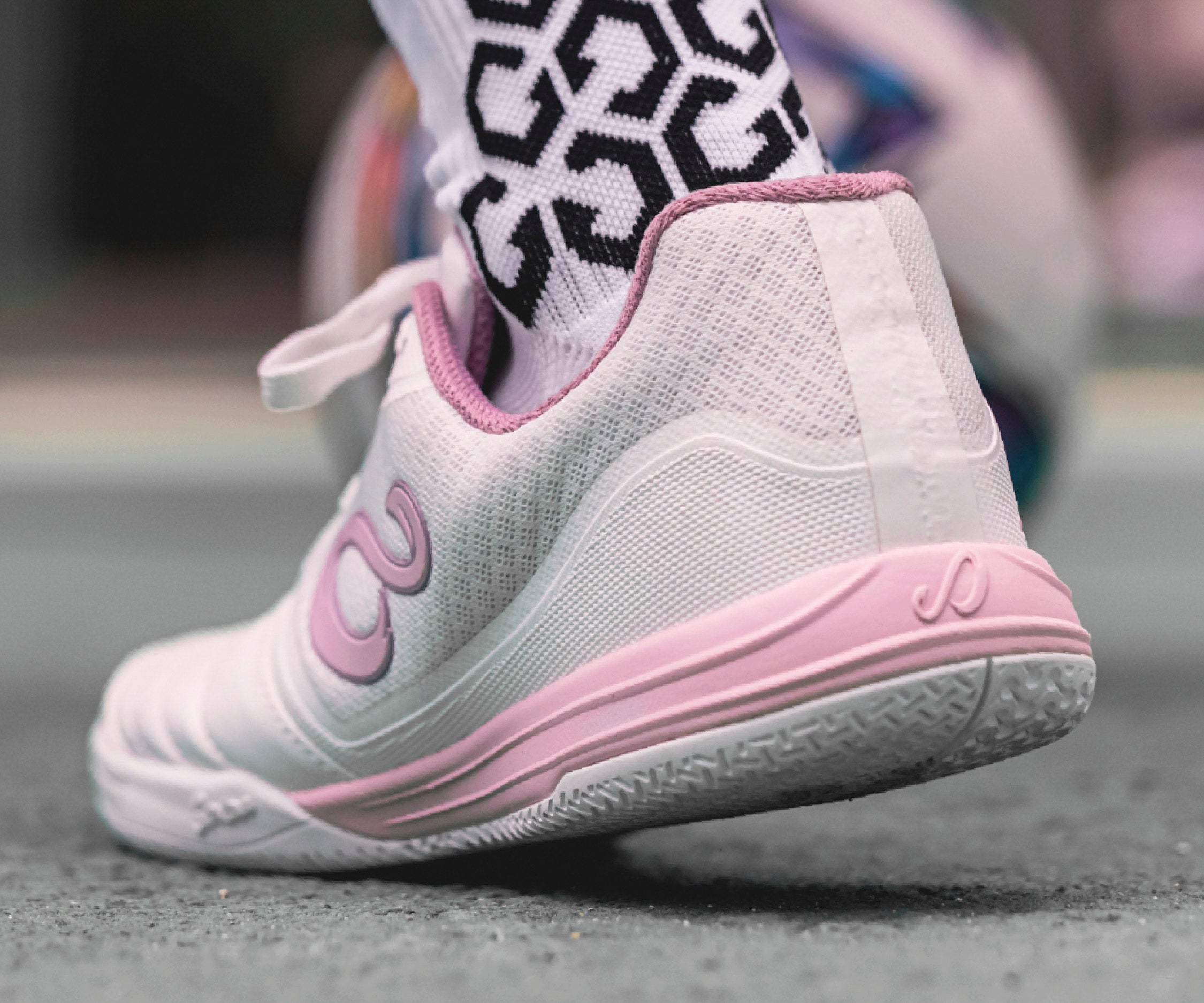 Senda Ushuaia Club 2.0White/Pink – Lightweight Indoor Futsal Shoes