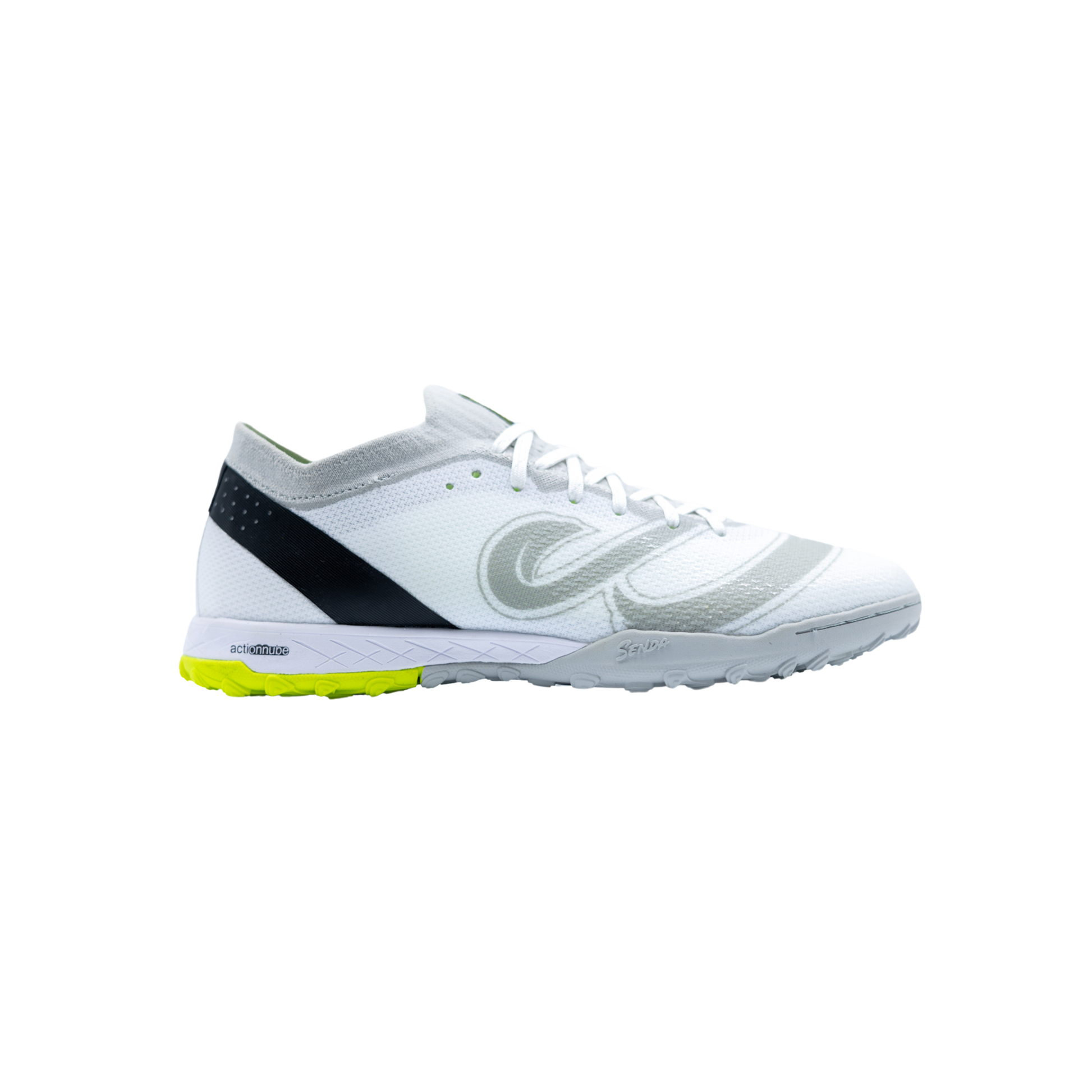 Side profile of Senda Pampa Pro Turf shoe highlighting minimalist silhouette, reinforced heel, and turf-optimized sole with lime accents.

