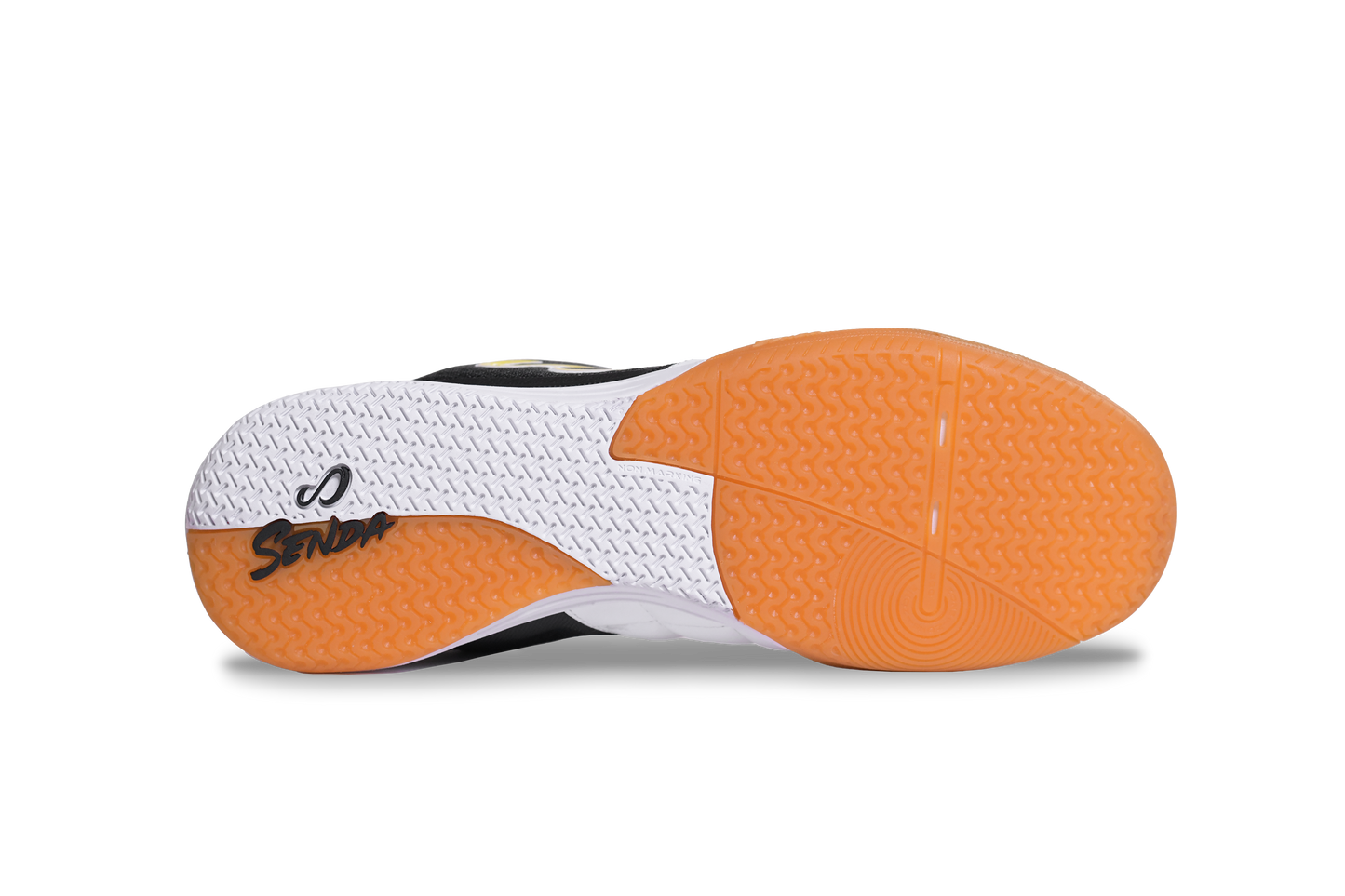 Bottom view of Senda Ushuaia Club 2.0 white futsal shoe showcasing non-marking gum sole with grippy traction pattern.

