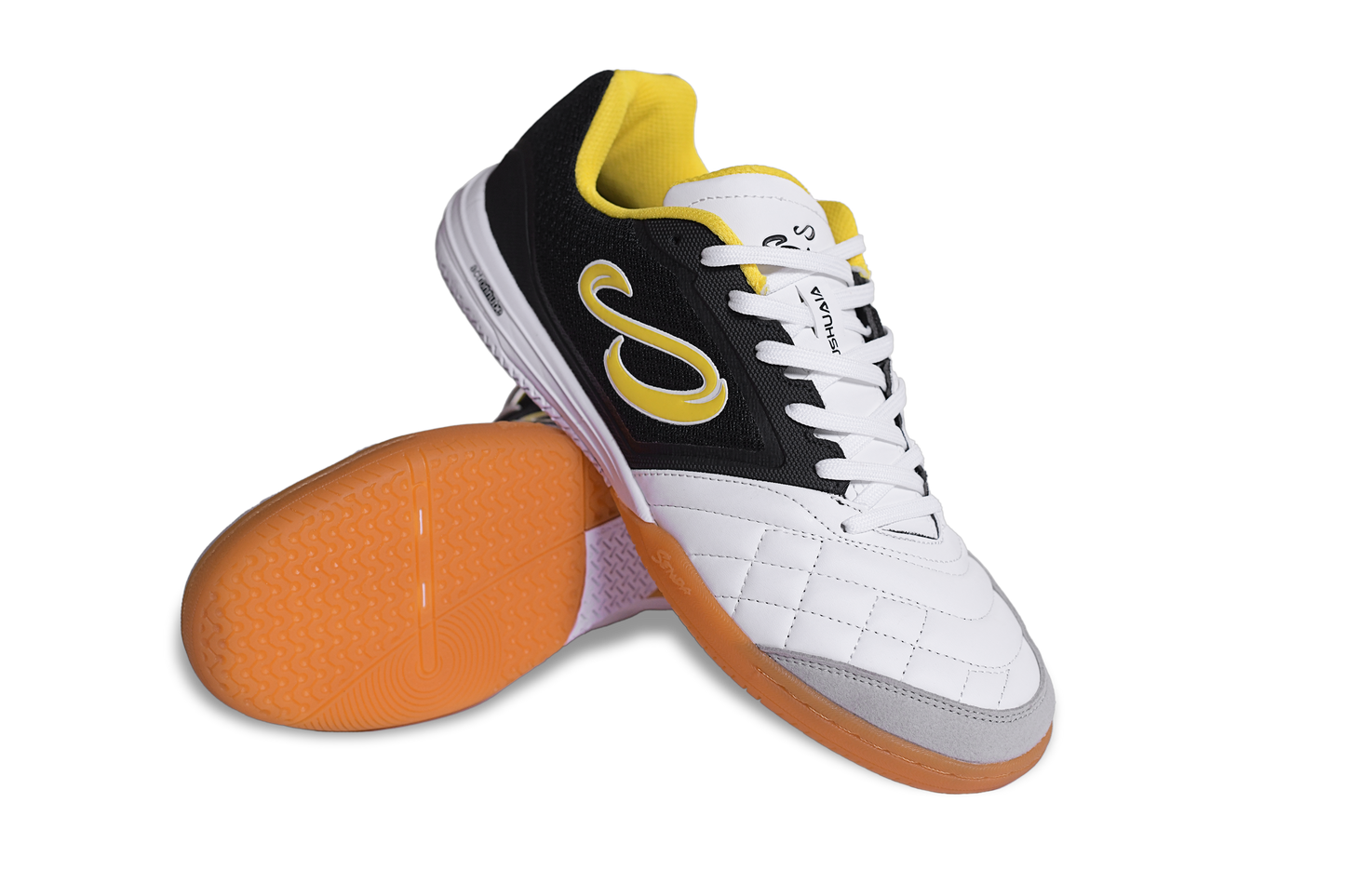 Senda Ushuaia Club 2.0 white futsal shoes displayed in angled pair view featuring quilted toe box and non-marking gum rubber outsole.

